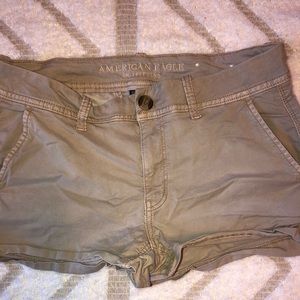American eagle khaki shorts size 8